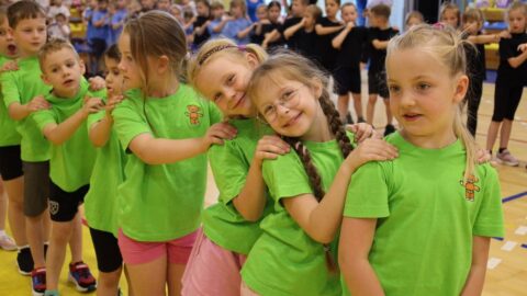 Przedszkolaki w wyścigu gąsienic na Olimpiadzie Sportowej PPL 2025