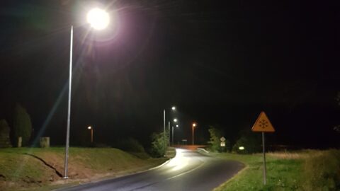 wymienione oświetlenie uliczne na lampy typu LED