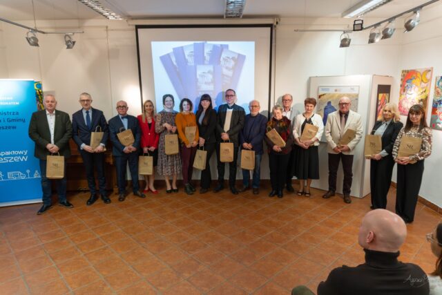 Autorzy Rocznika Pleszewskiego 2025 podczas promocji najnowszego numeru wydawnictwa.